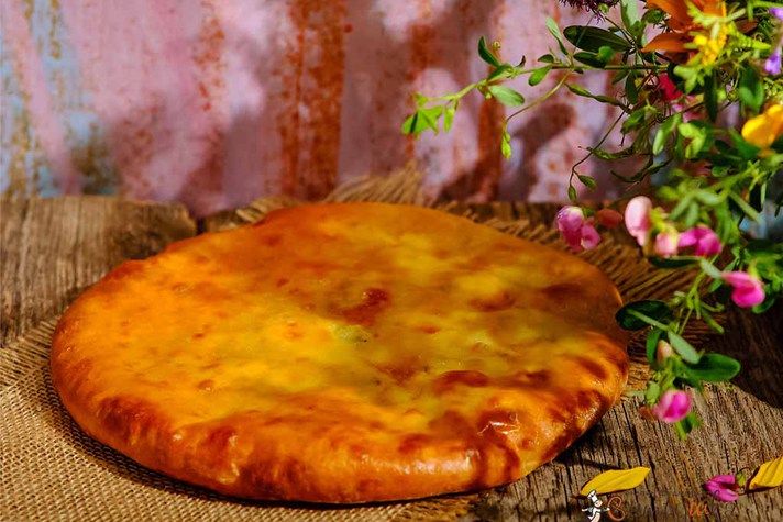 Осетинский пирог с картофелем, сыром и зеленью 460гр 0